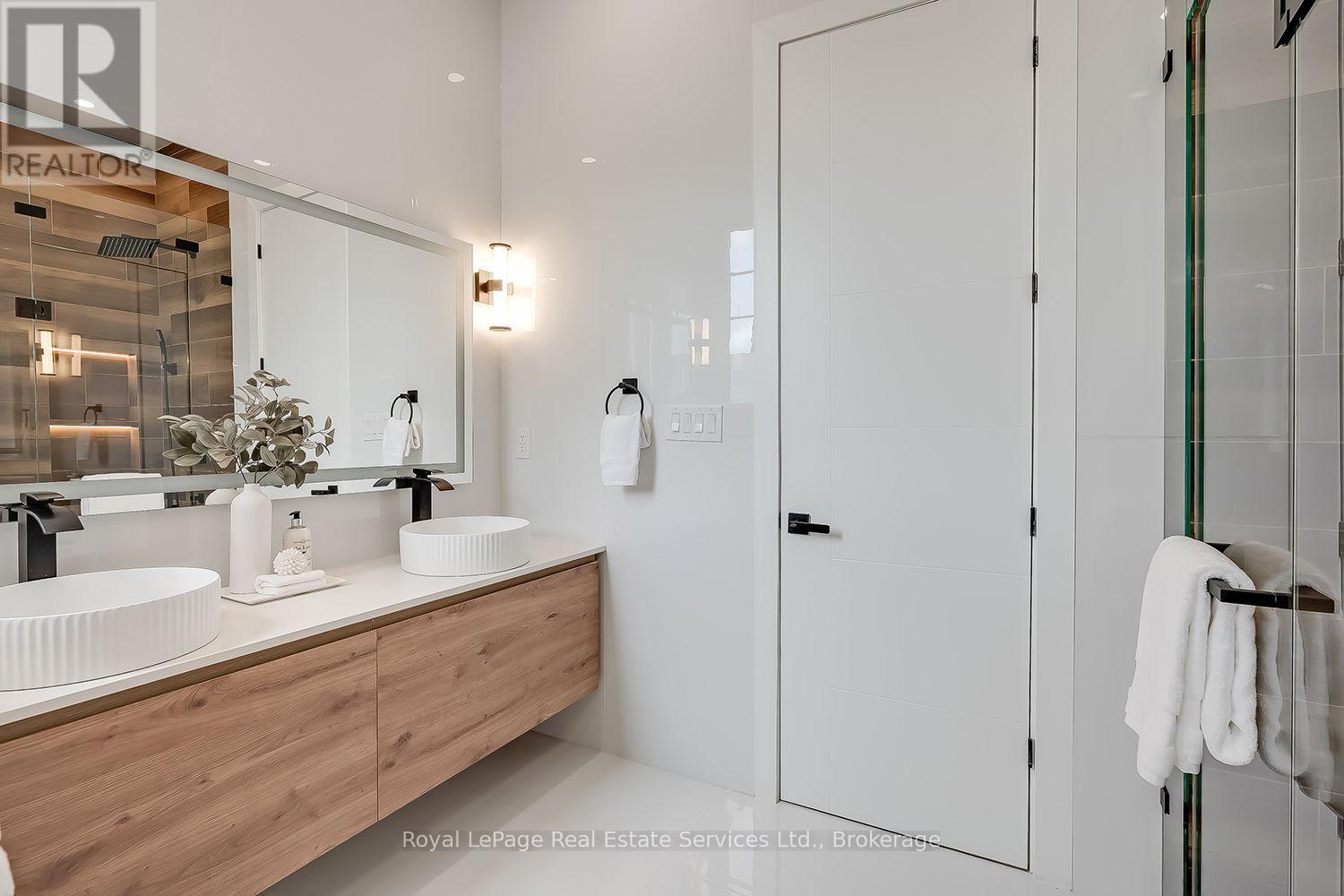 296 TUCK DRIVE - 31