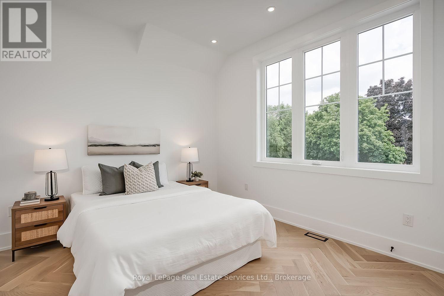 296 TUCK DRIVE - 32