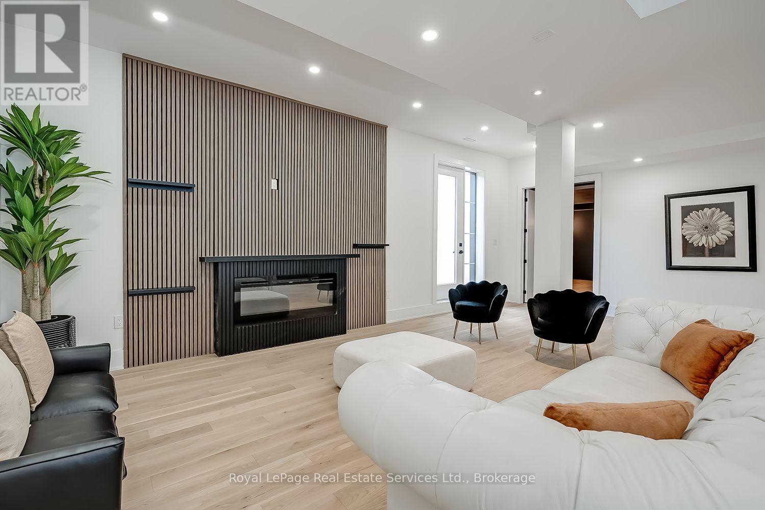 296 TUCK DRIVE - 37