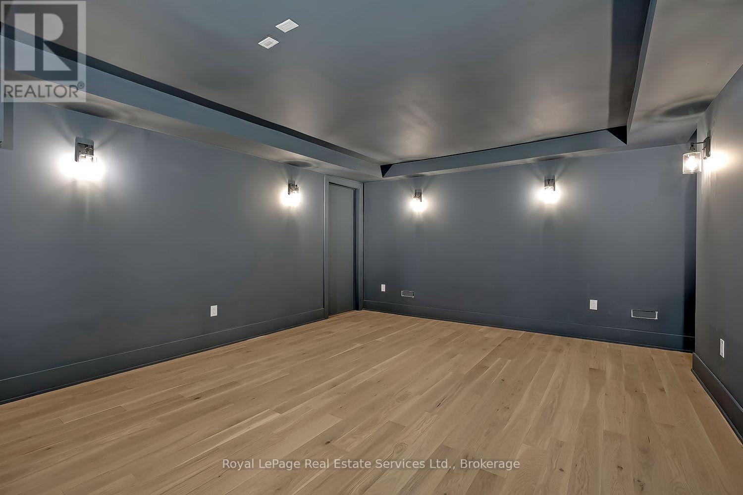 296 TUCK DRIVE - 44