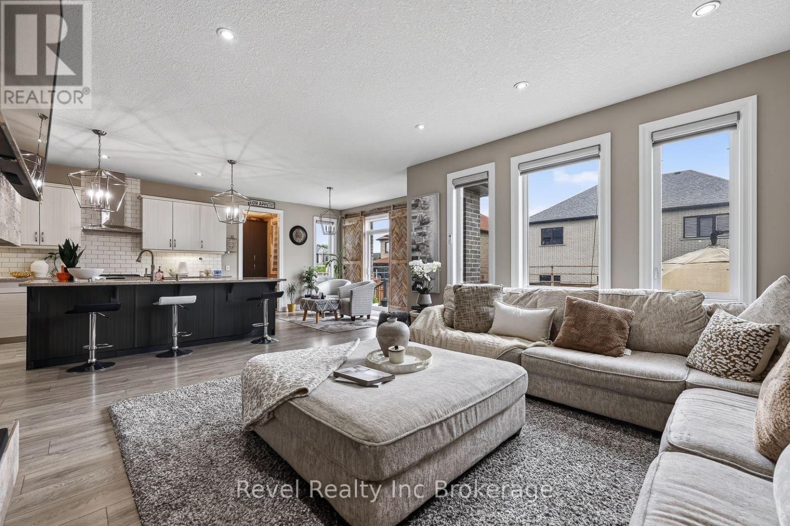 805 HALIFAX ROAD - Image 14
