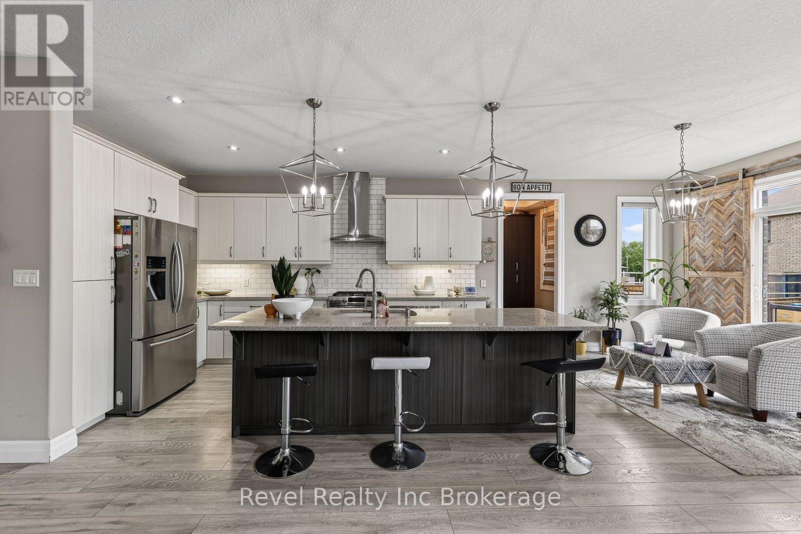 805 HALIFAX ROAD - Image 15