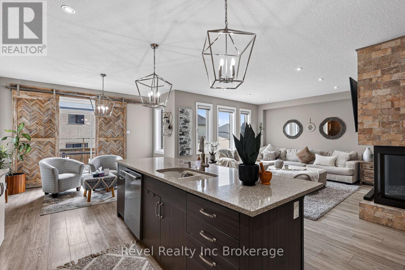 805 HALIFAX ROAD - Image 17