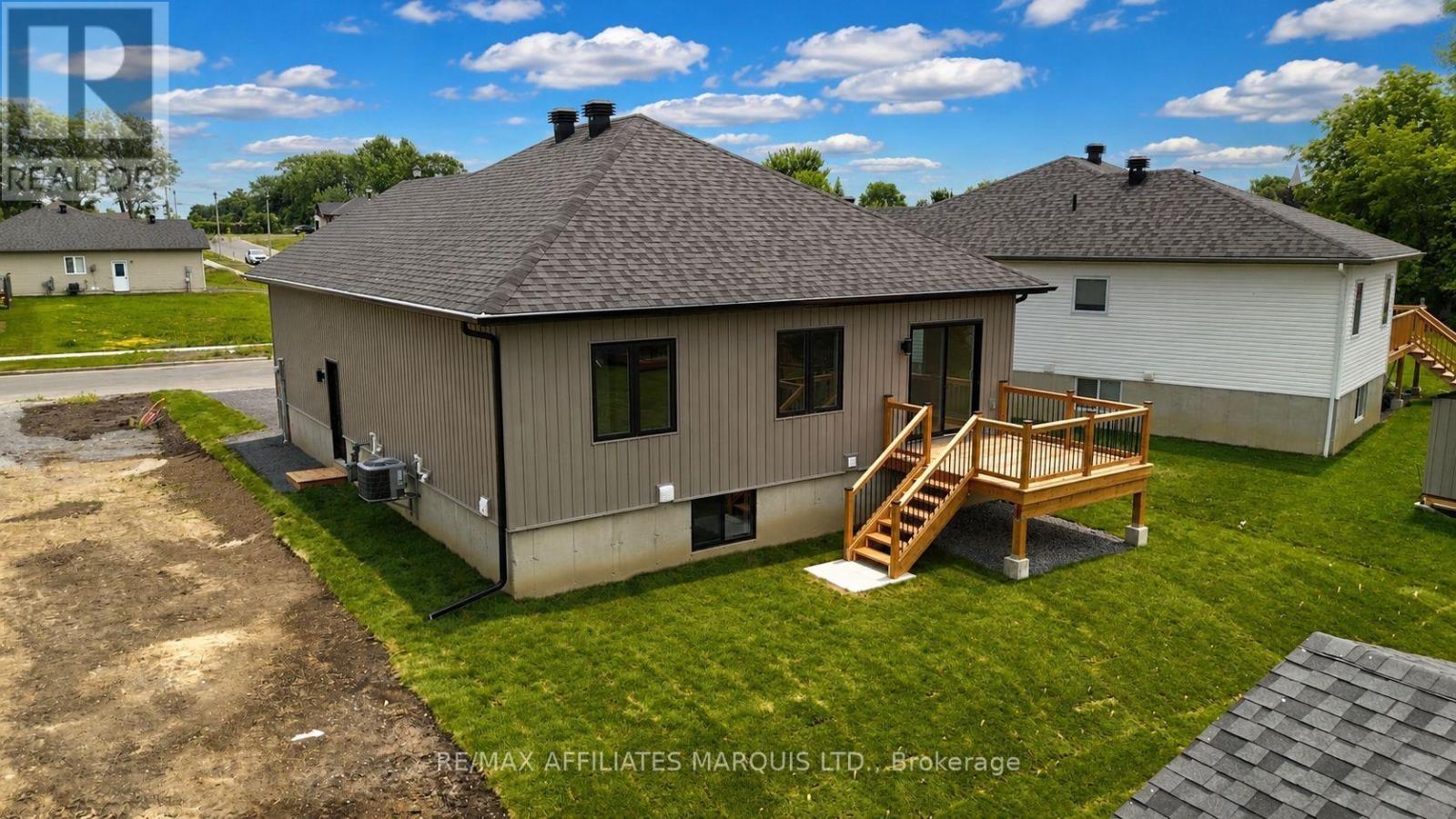 153 MARGUERITE D'YOUVILLE STREET - Image 3