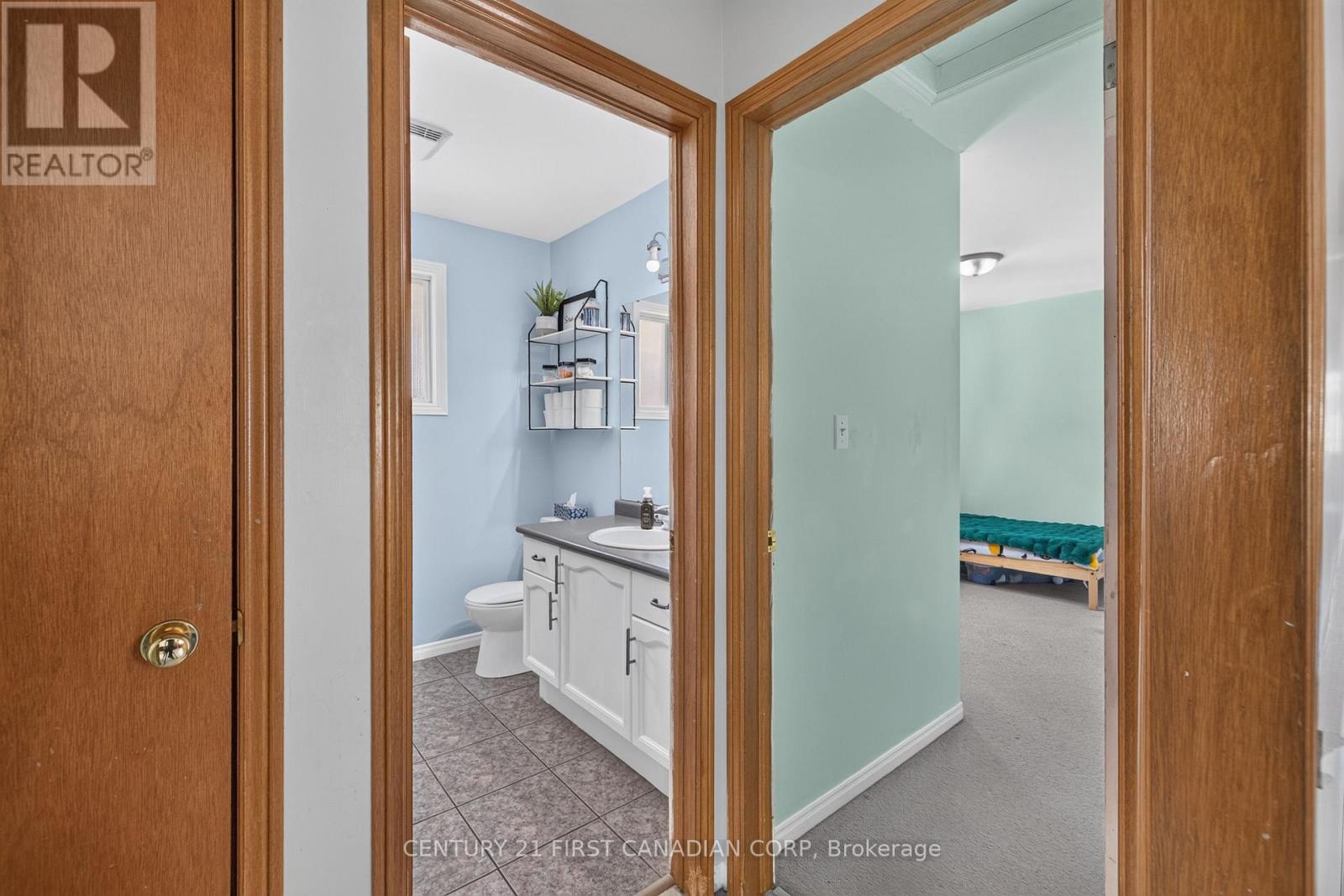 33 OLDEWOOD CRESCENT - 16