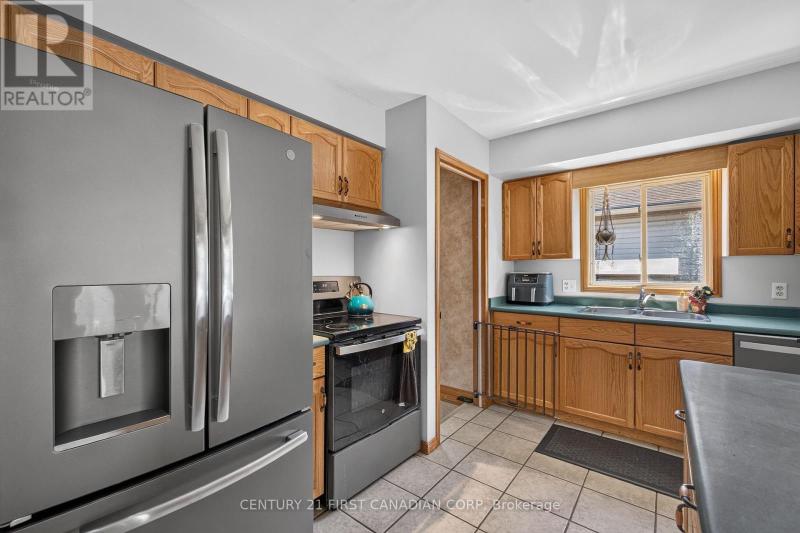 33 OLDEWOOD CRESCENT - 11