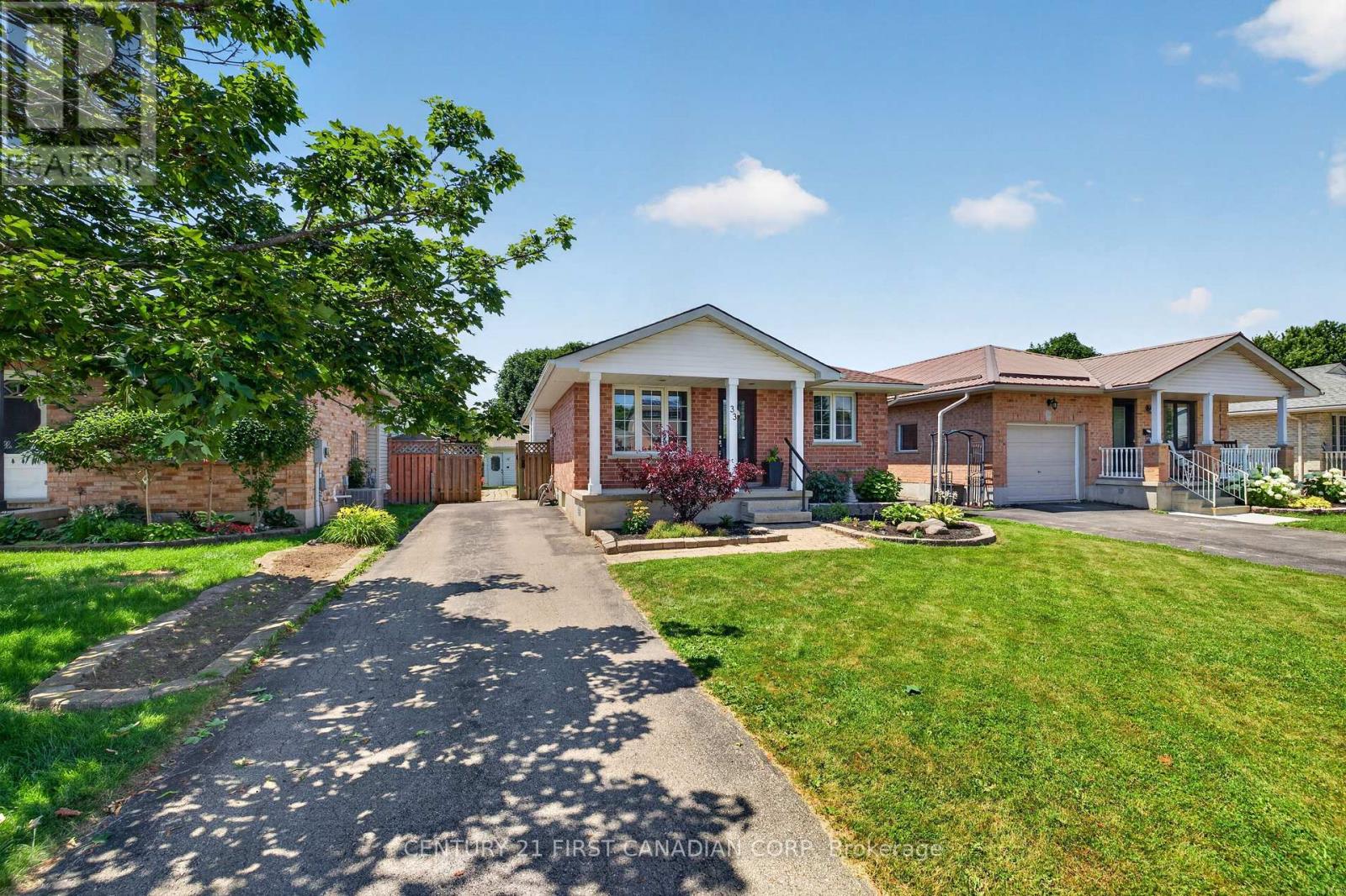 33 OLDEWOOD CRESCENT - 2