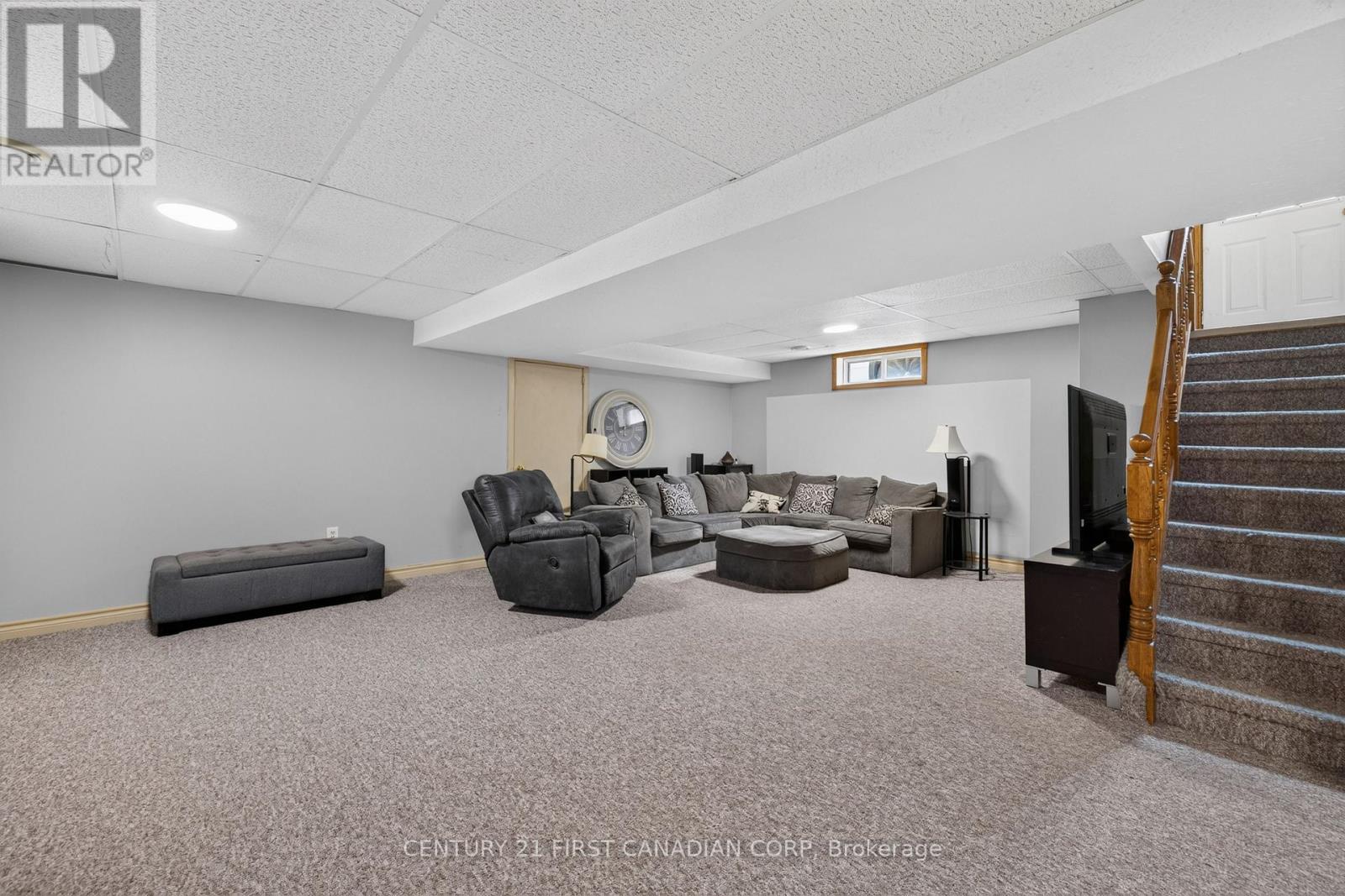 33 OLDEWOOD CRESCENT - 26