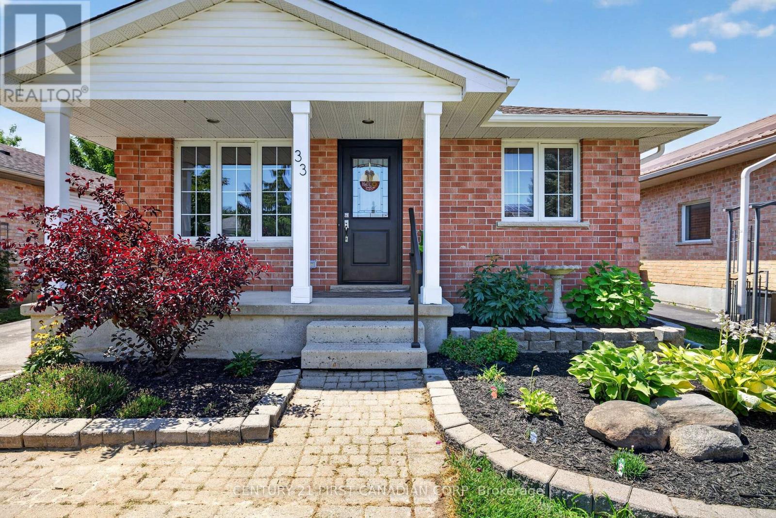 33 OLDEWOOD CRESCENT - 3