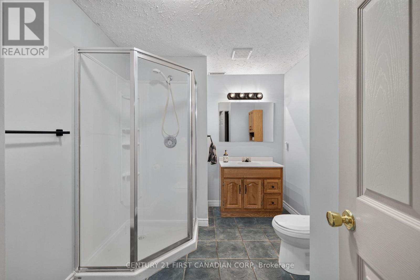 33 OLDEWOOD CRESCENT - 34