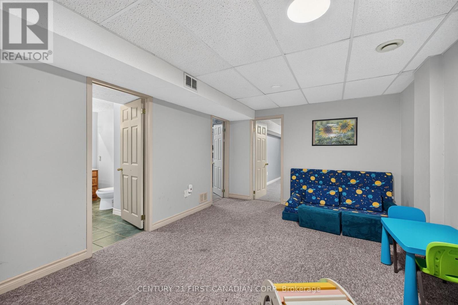 33 OLDEWOOD CRESCENT - 31