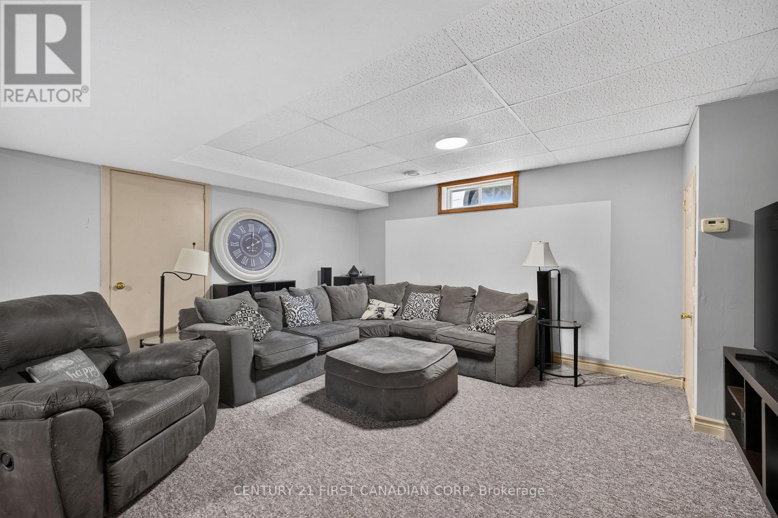 33 OLDEWOOD CRESCENT - 27