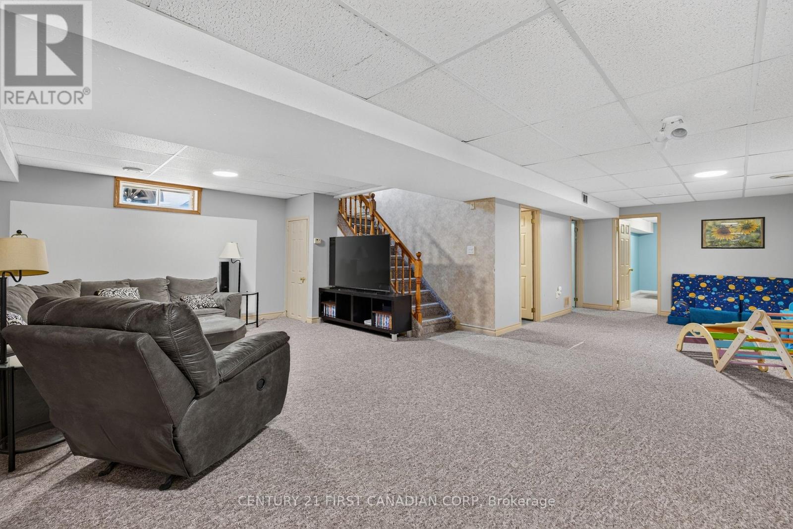 33 OLDEWOOD CRESCENT - 28
