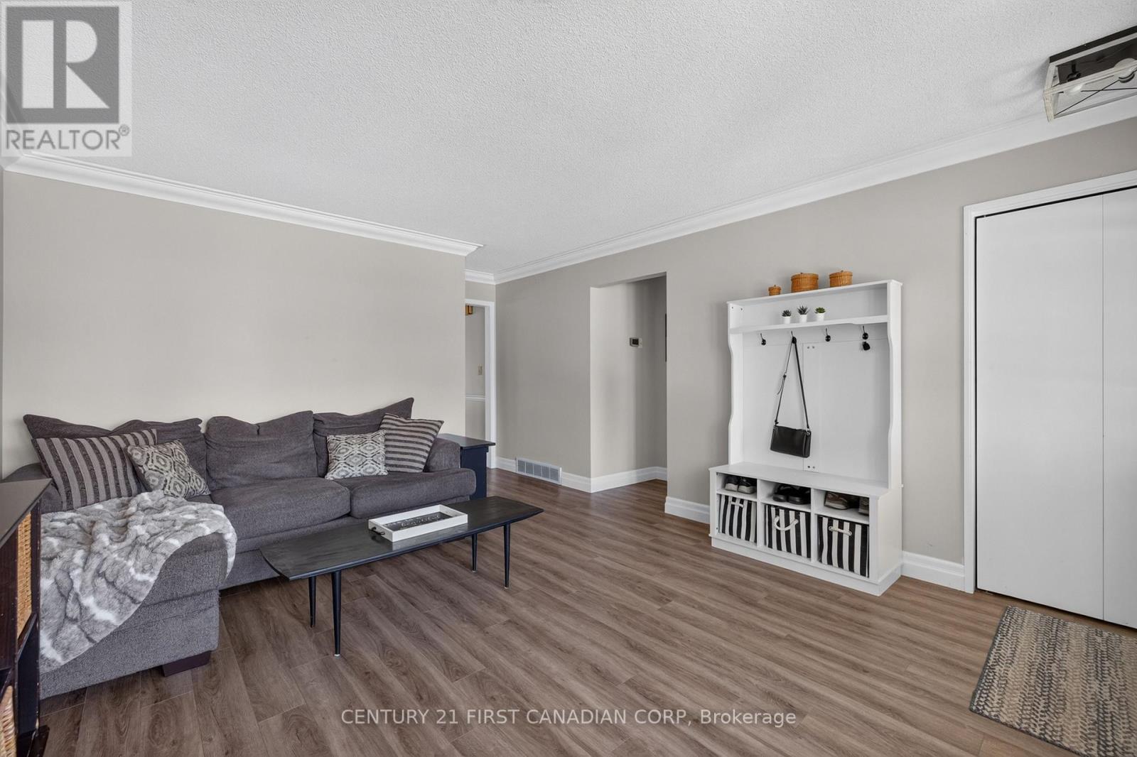33 OLDEWOOD CRESCENT - 7