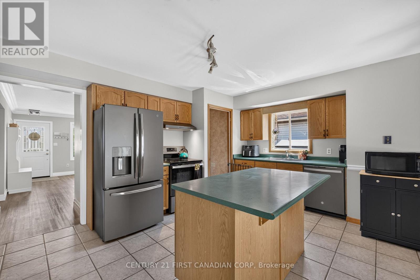 33 OLDEWOOD CRESCENT - 9