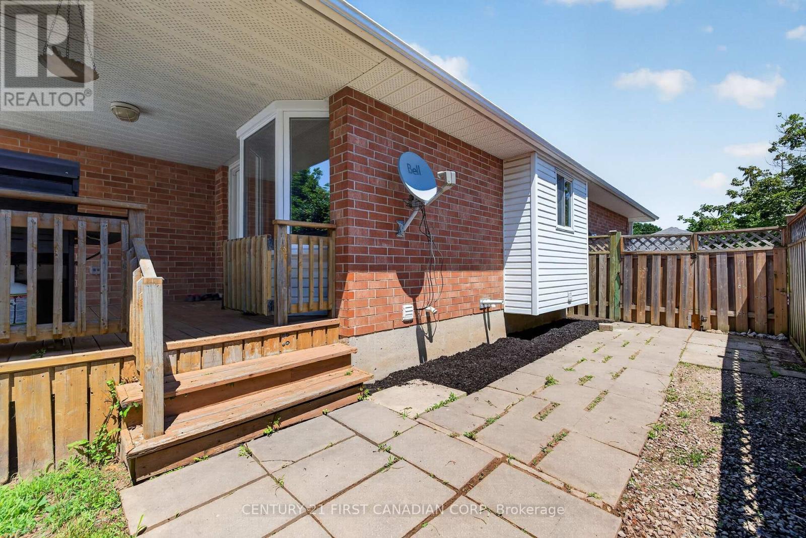 33 OLDEWOOD CRESCENT - 44