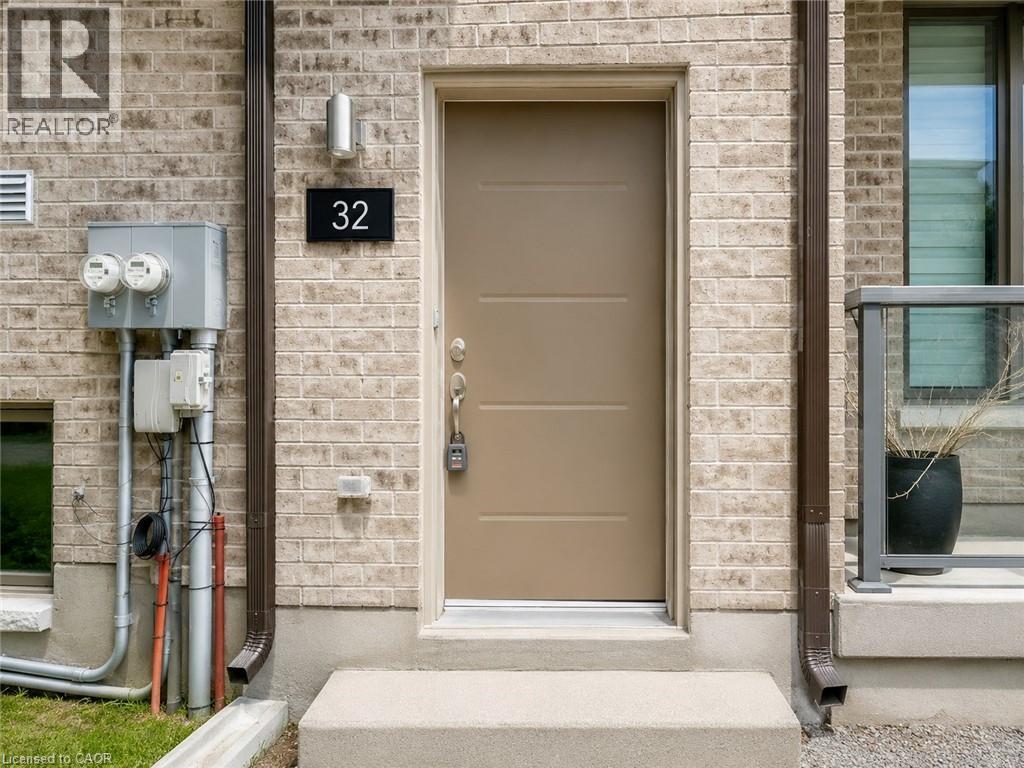 205 WEST OAK Trail Unit# 32 — photo 2