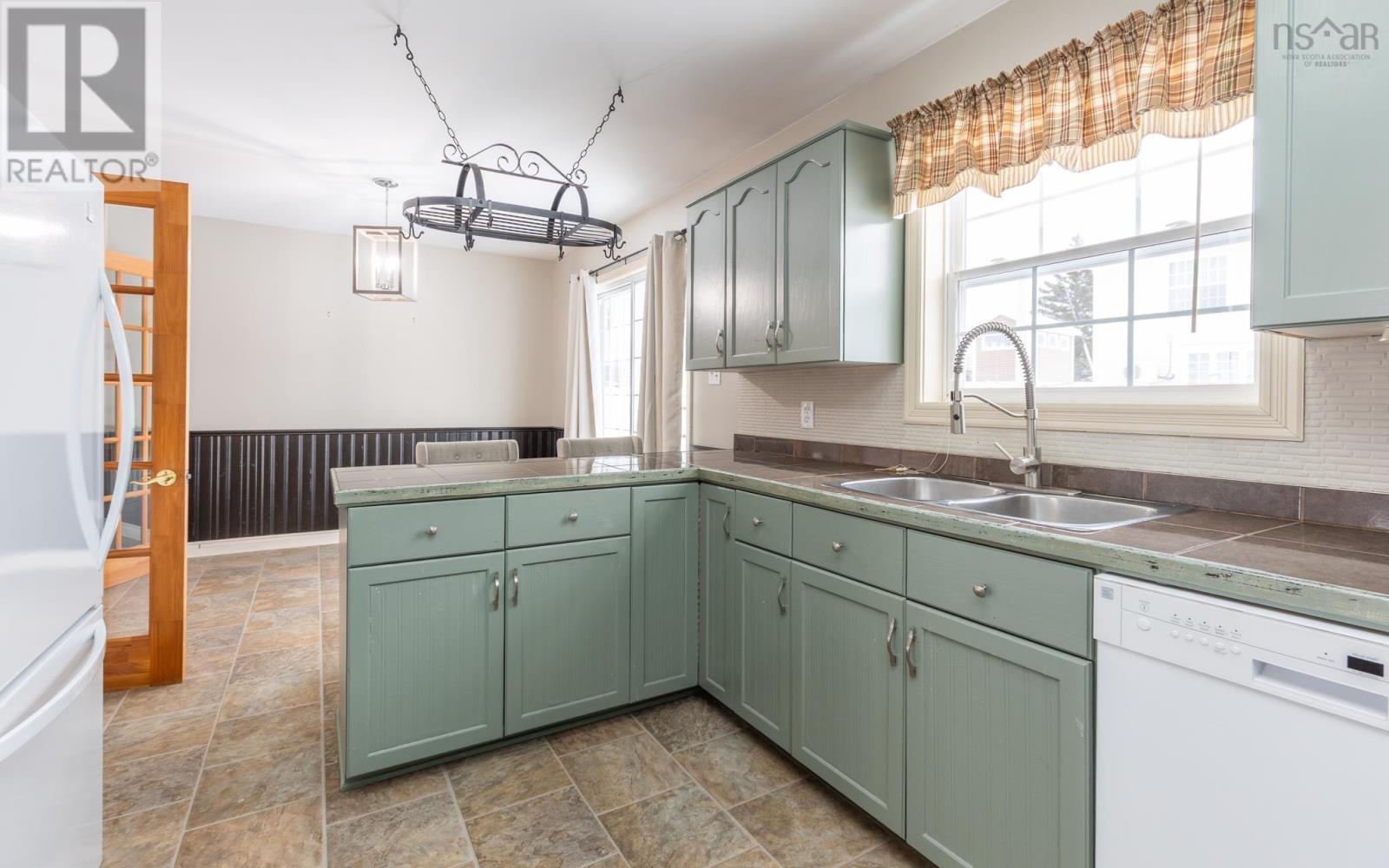 6 Placid Court - 14