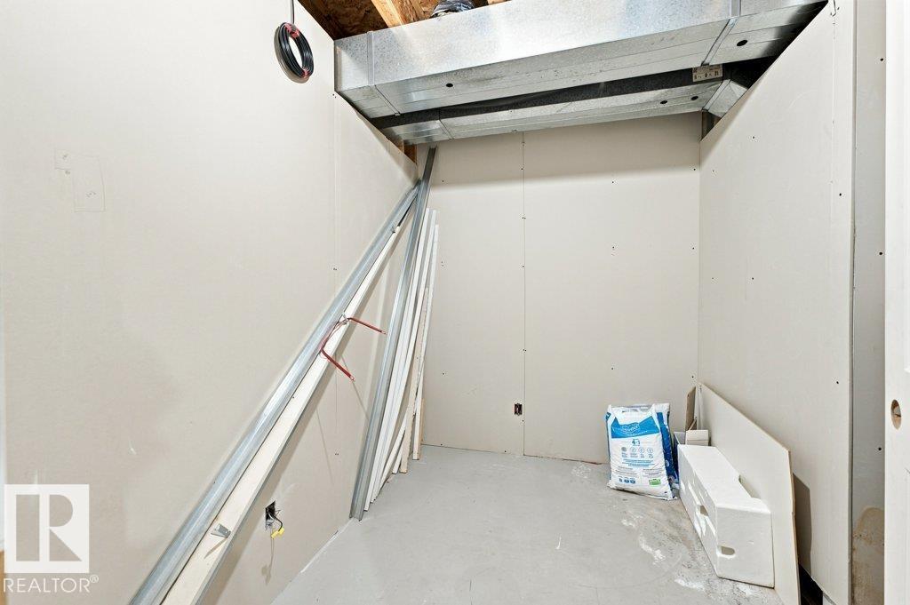 2811 33 ST NW - 39