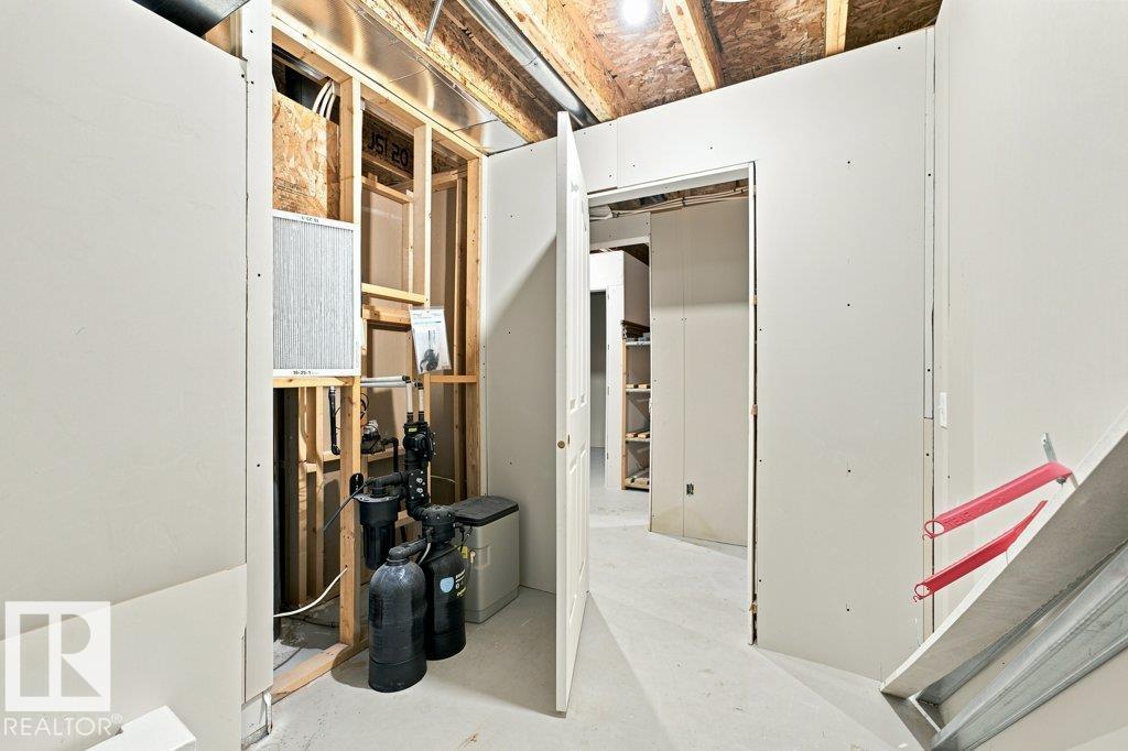 2811 33 ST NW - 40