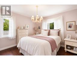 5 Smallwood Drive thumbnail 14