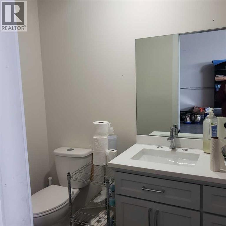 4166, 3961 52 Avenue NE, Calgary — photo 3