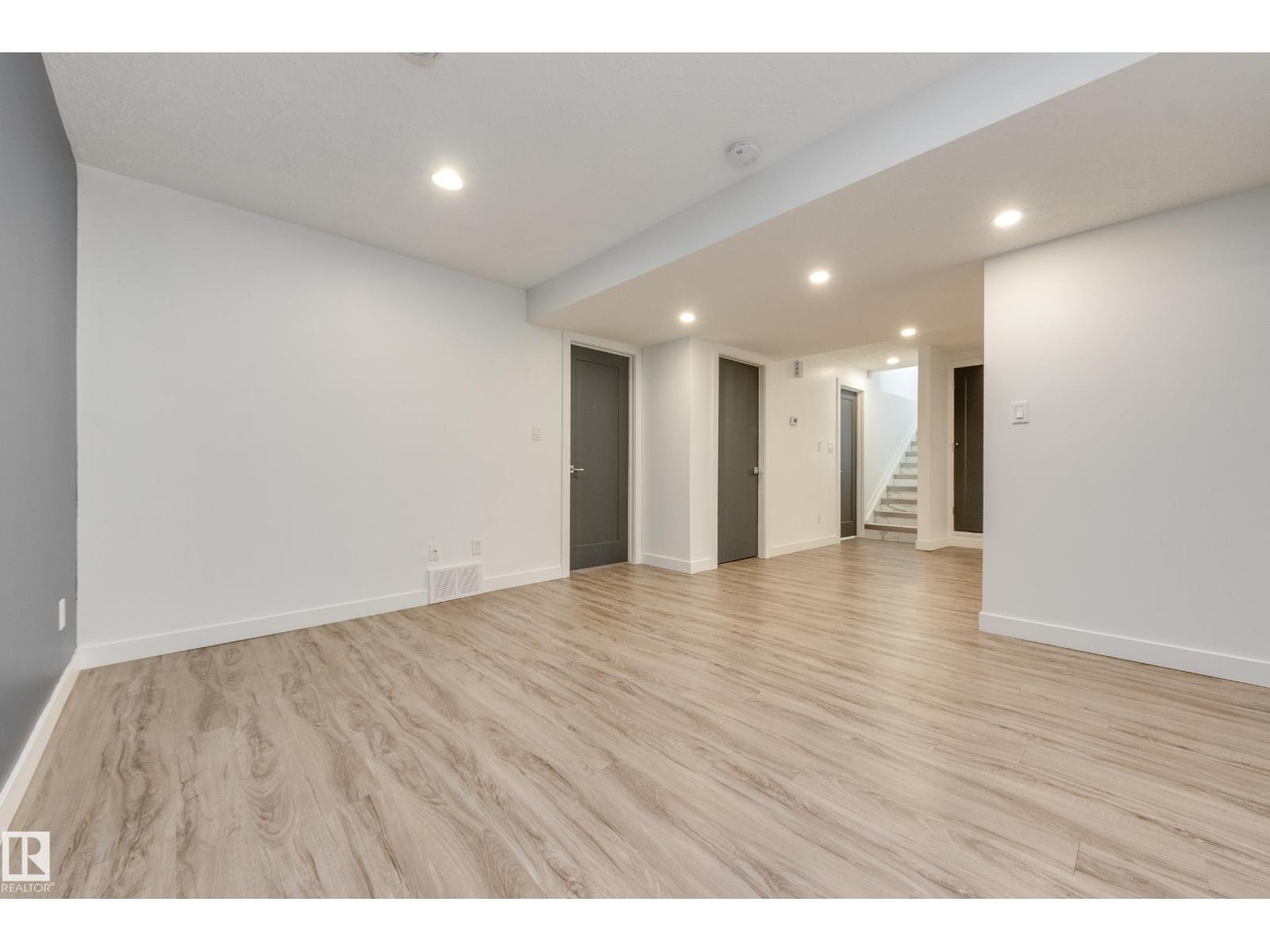 13112 90 ST NW - 36