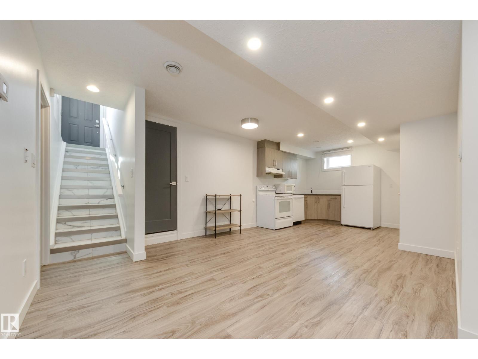13112 90 ST NW - 28