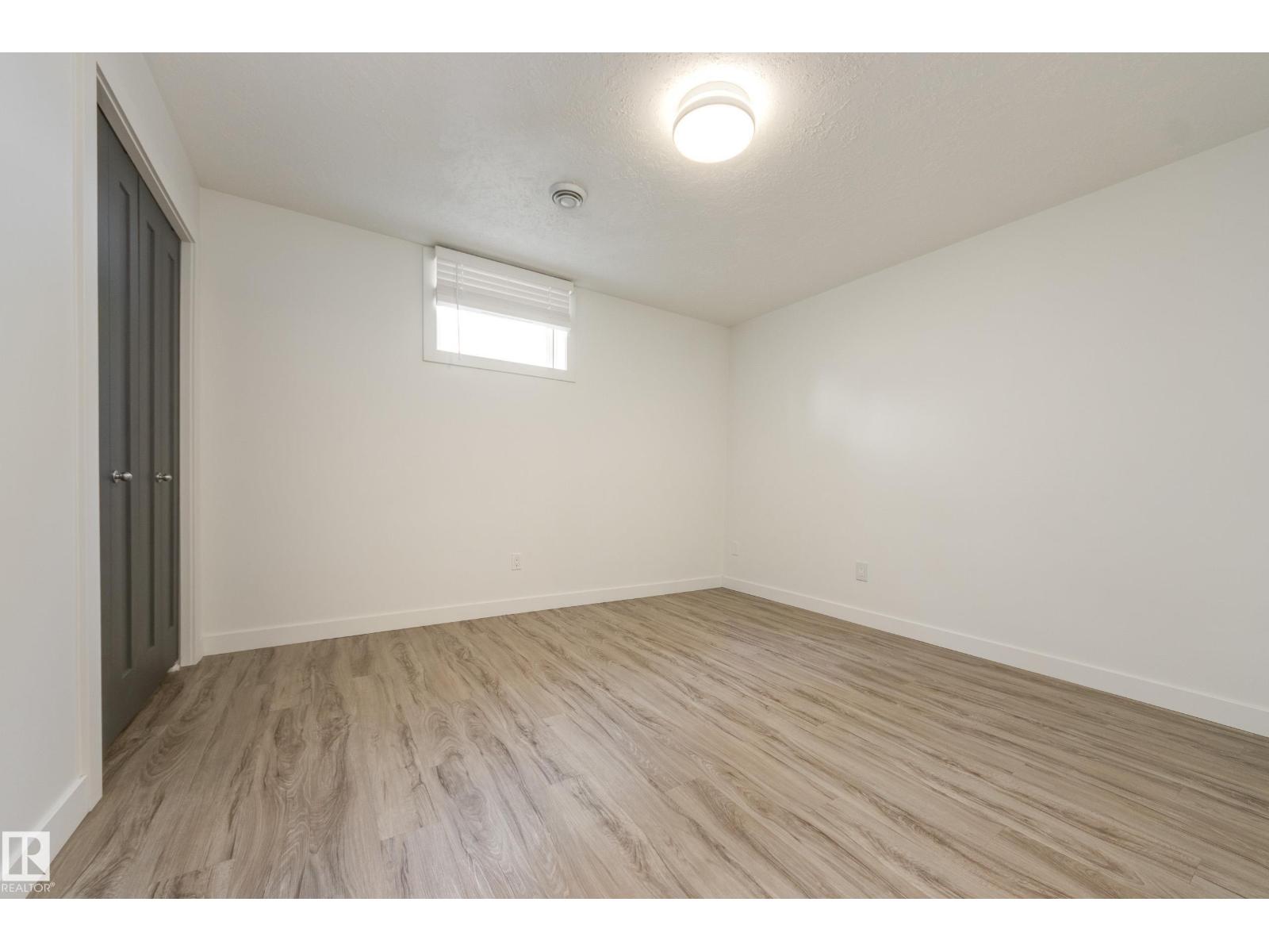 13112 90 ST NW - 35