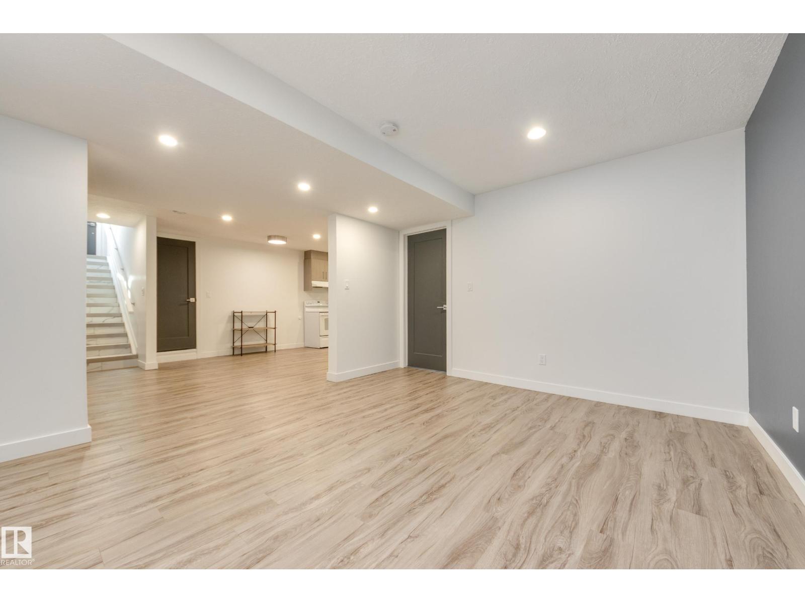 13112 90 ST NW - 34