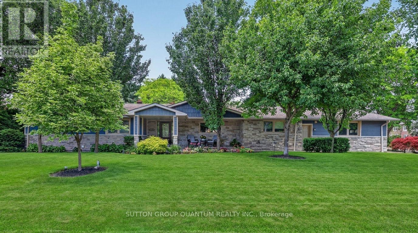 2233 ONEIDA CRESCENT - 1