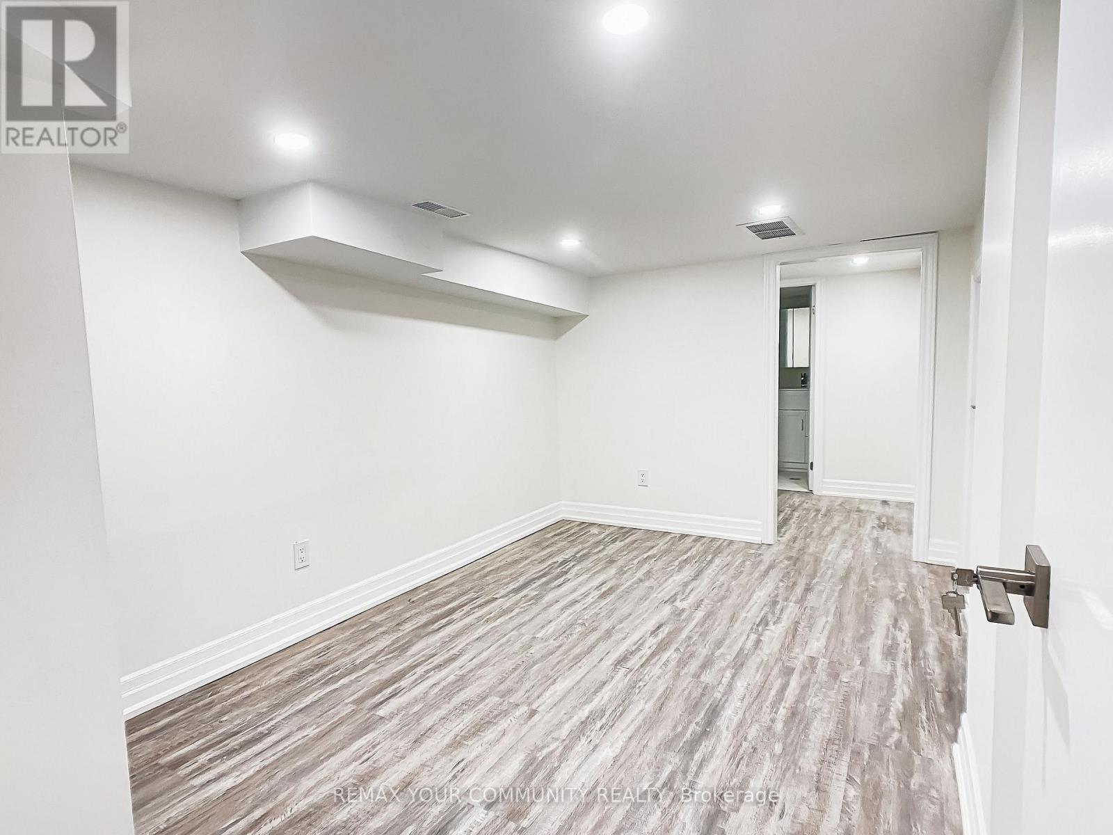 1623 KEELE STREET - 13