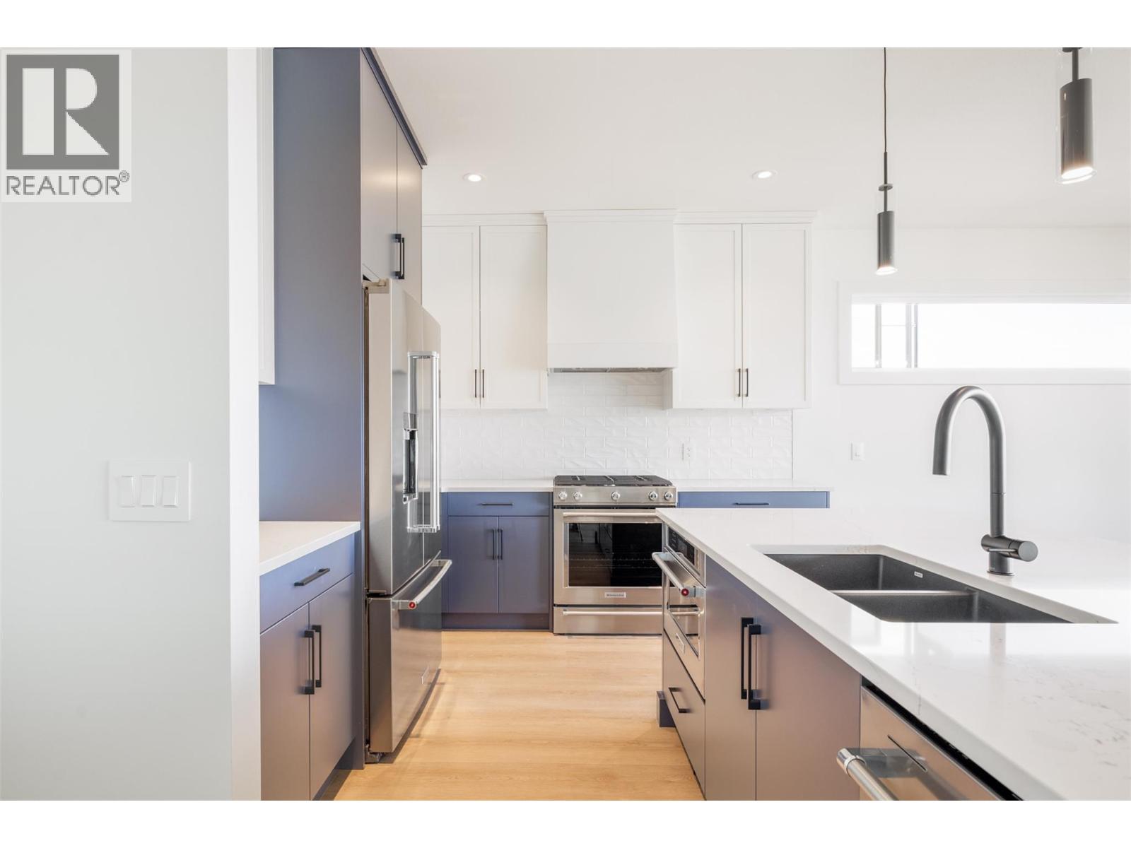 4107 Sunstone Street, West Kelowna