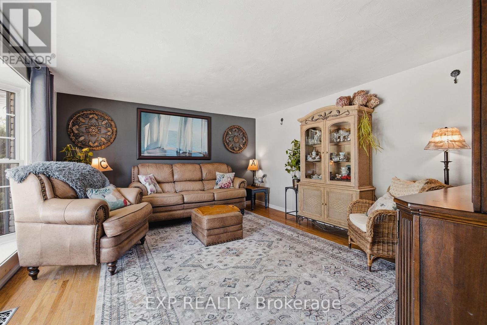 89 GENEVA CRESCENT — photo 3