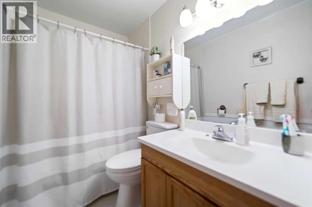 4pc Main Bathroom