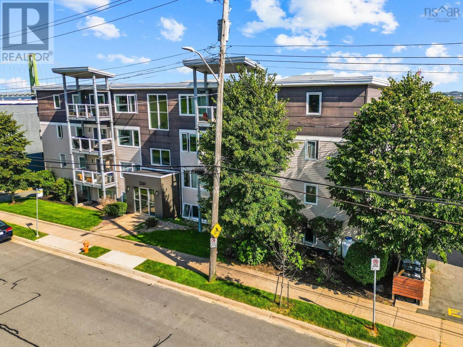 #304 3749 Kencrest Avenue - 24