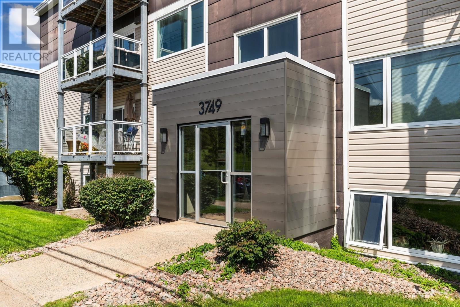 #304 3749 Kencrest Avenue - 2