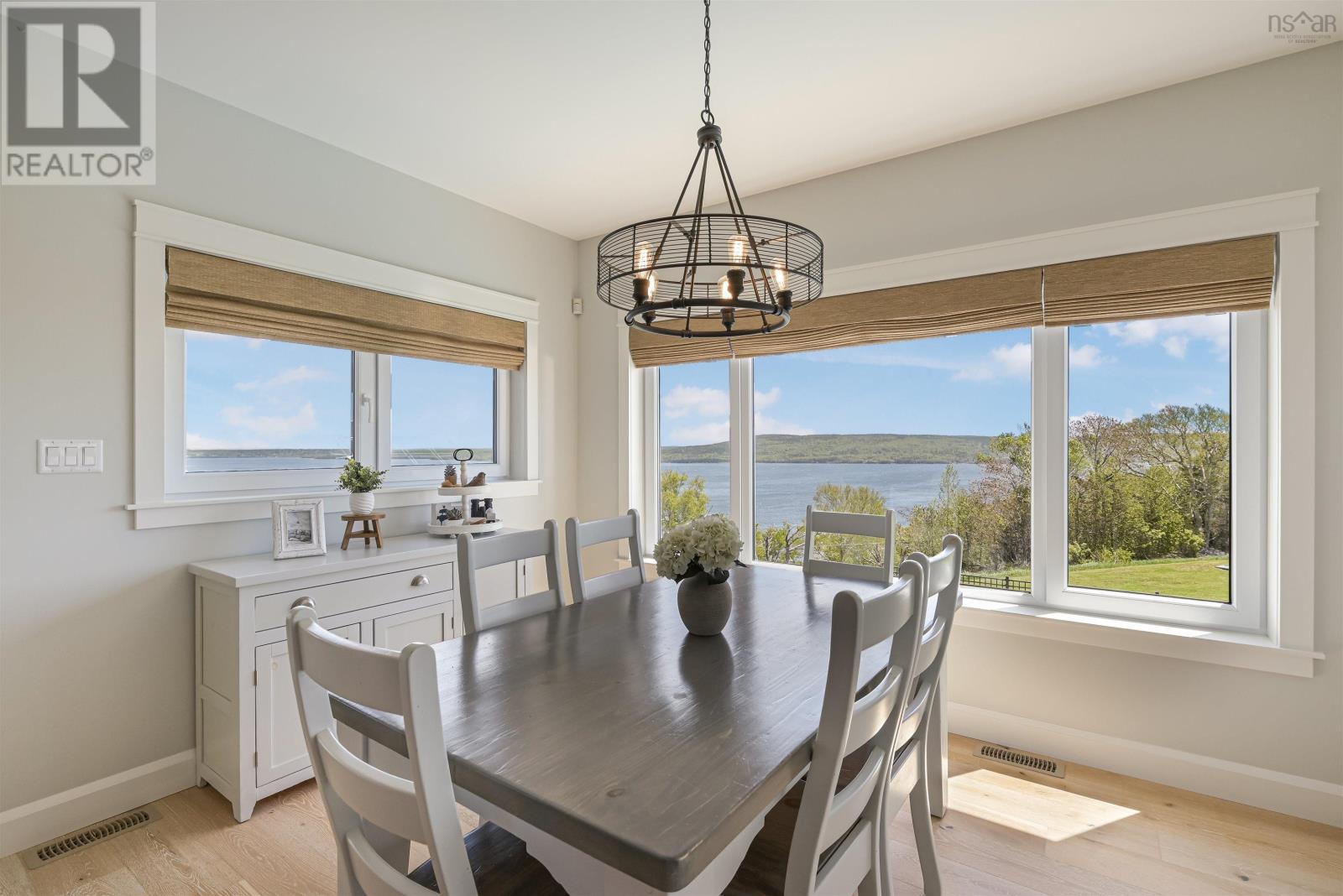 2000 Hillside Boularderie Road - 15