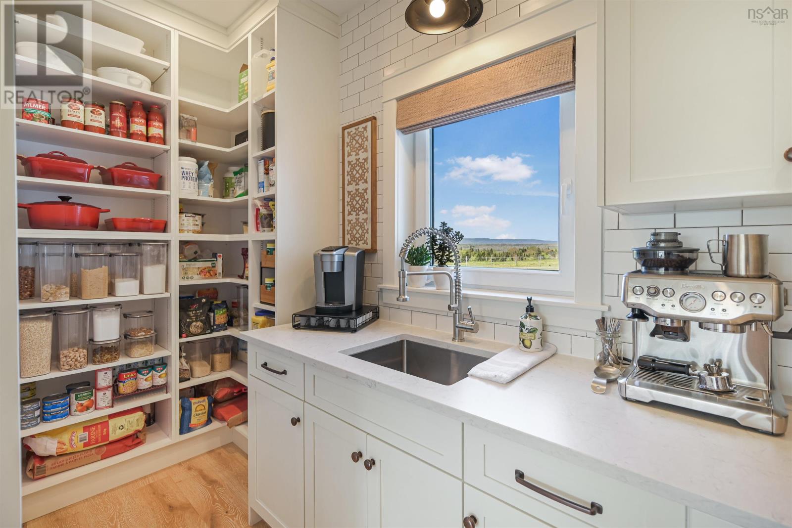 2000 Hillside Boularderie Road - 11