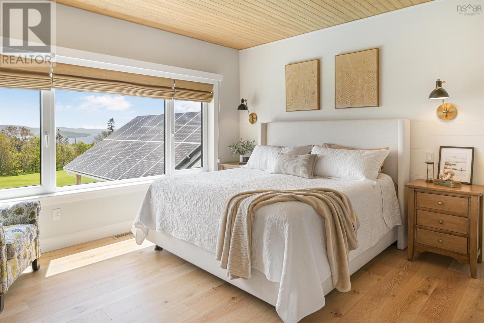 2000 Hillside Boularderie Road - 20