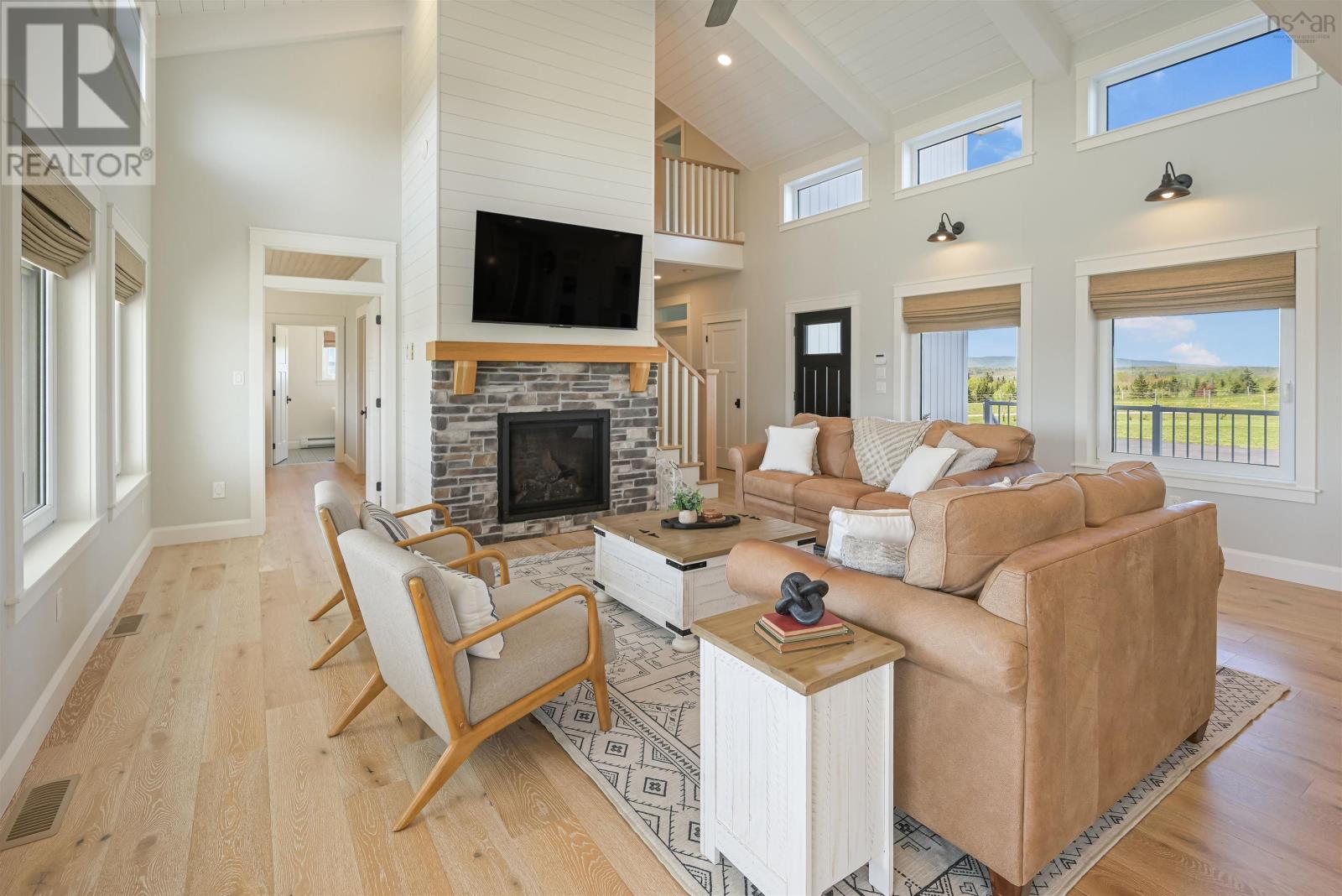 2000 Hillside Boularderie Road - 19
