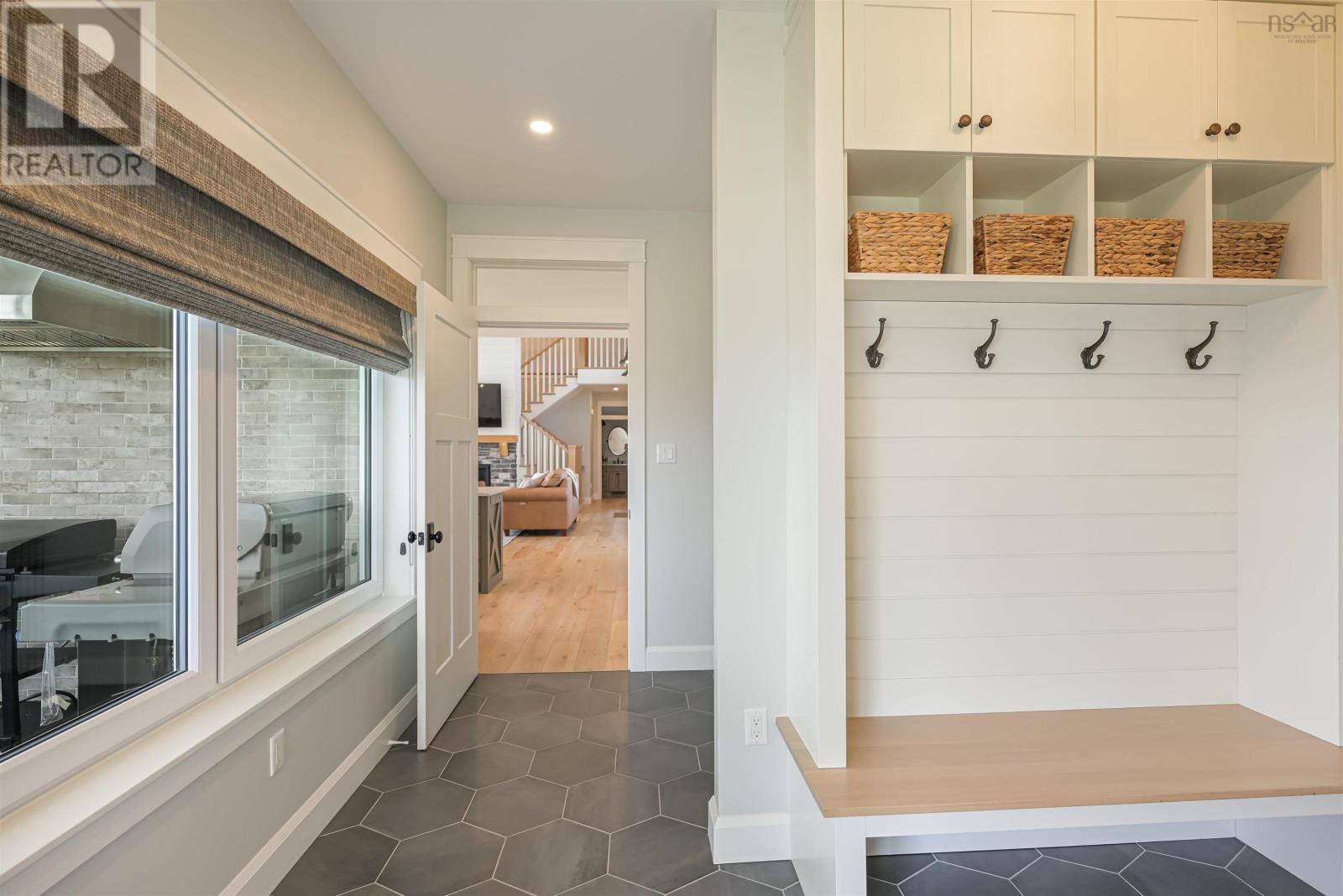 2000 Hillside Boularderie Road - 25