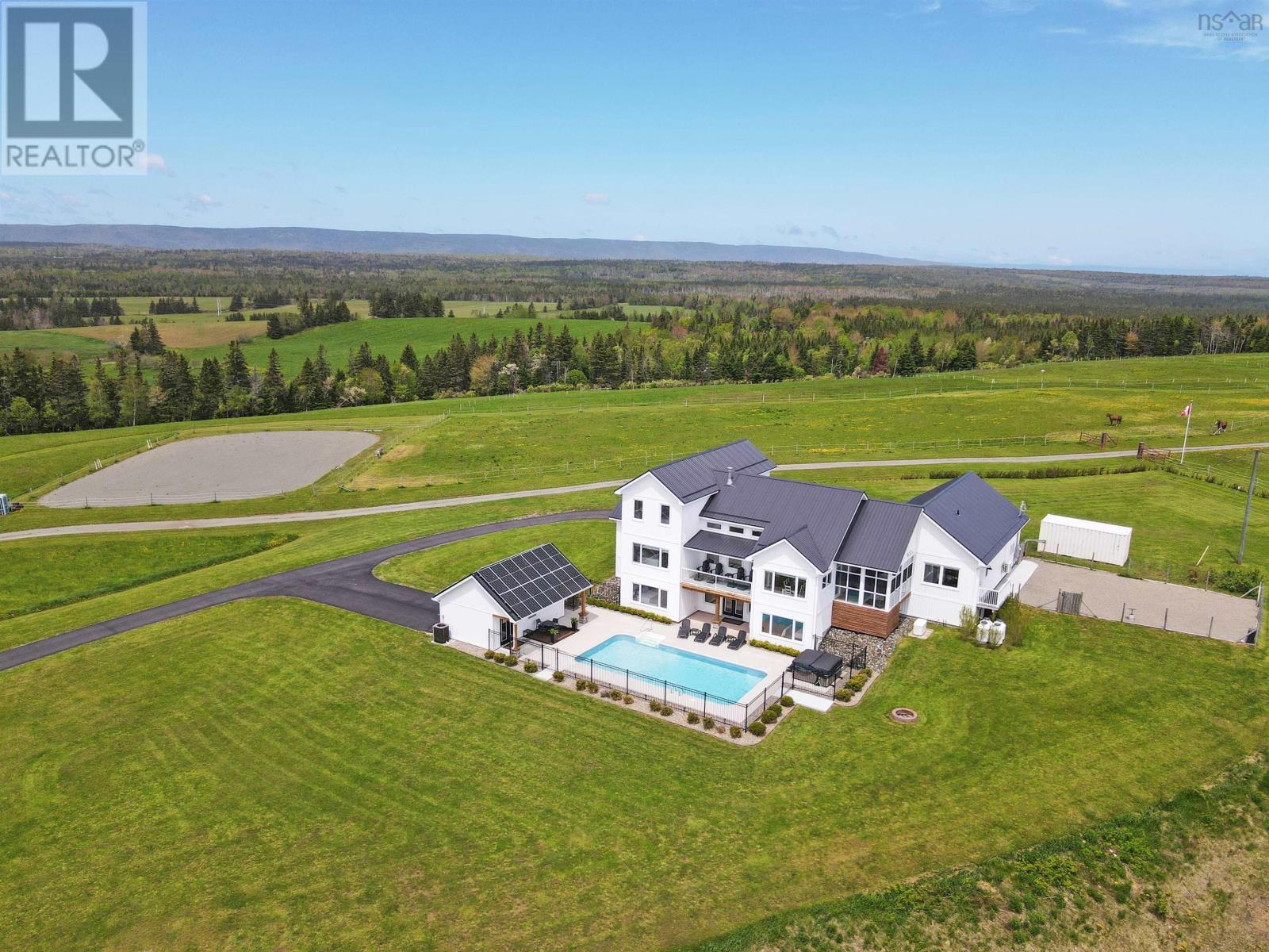 2000 Hillside Boularderie Road - 3