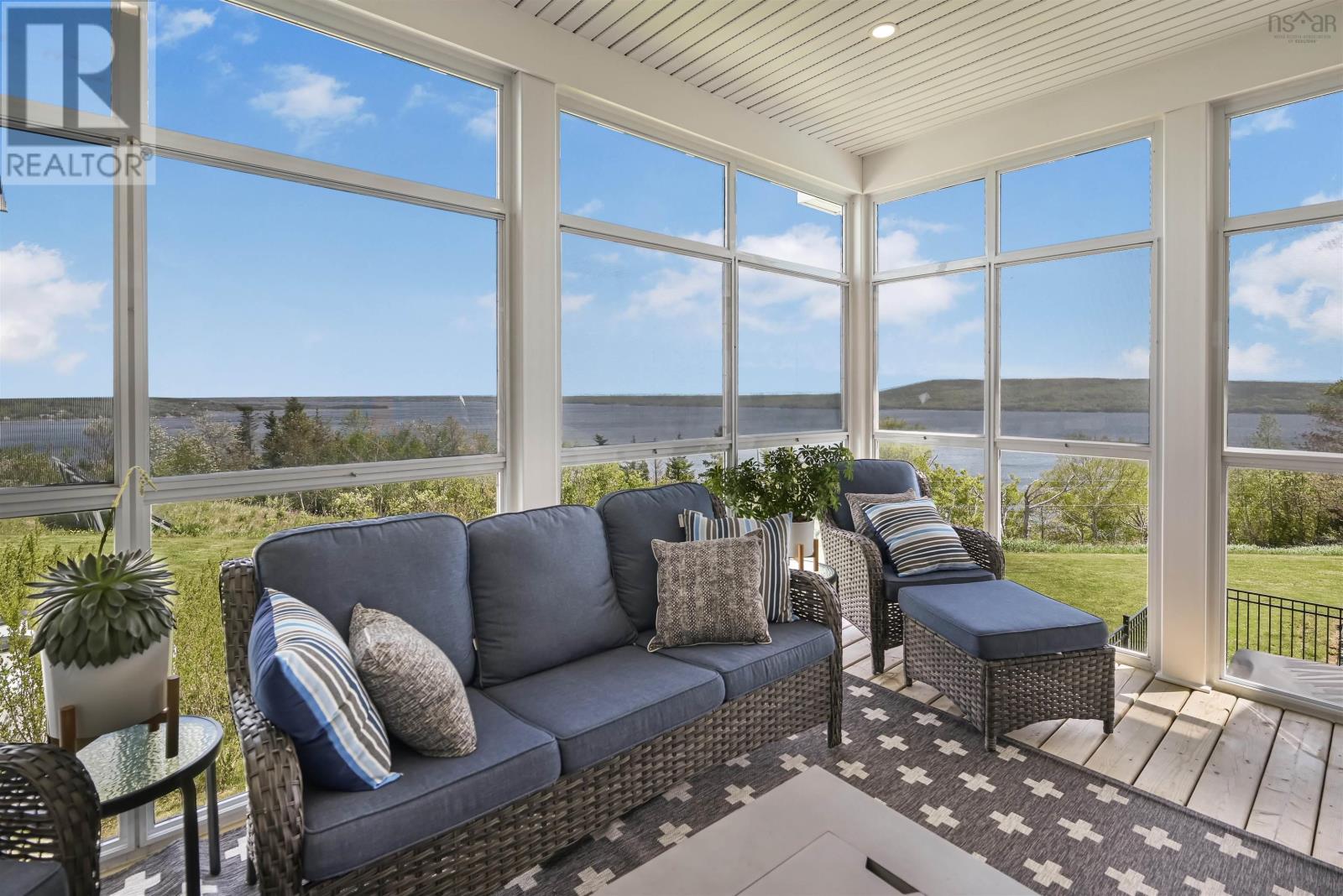 2000 Hillside Boularderie Road - 28