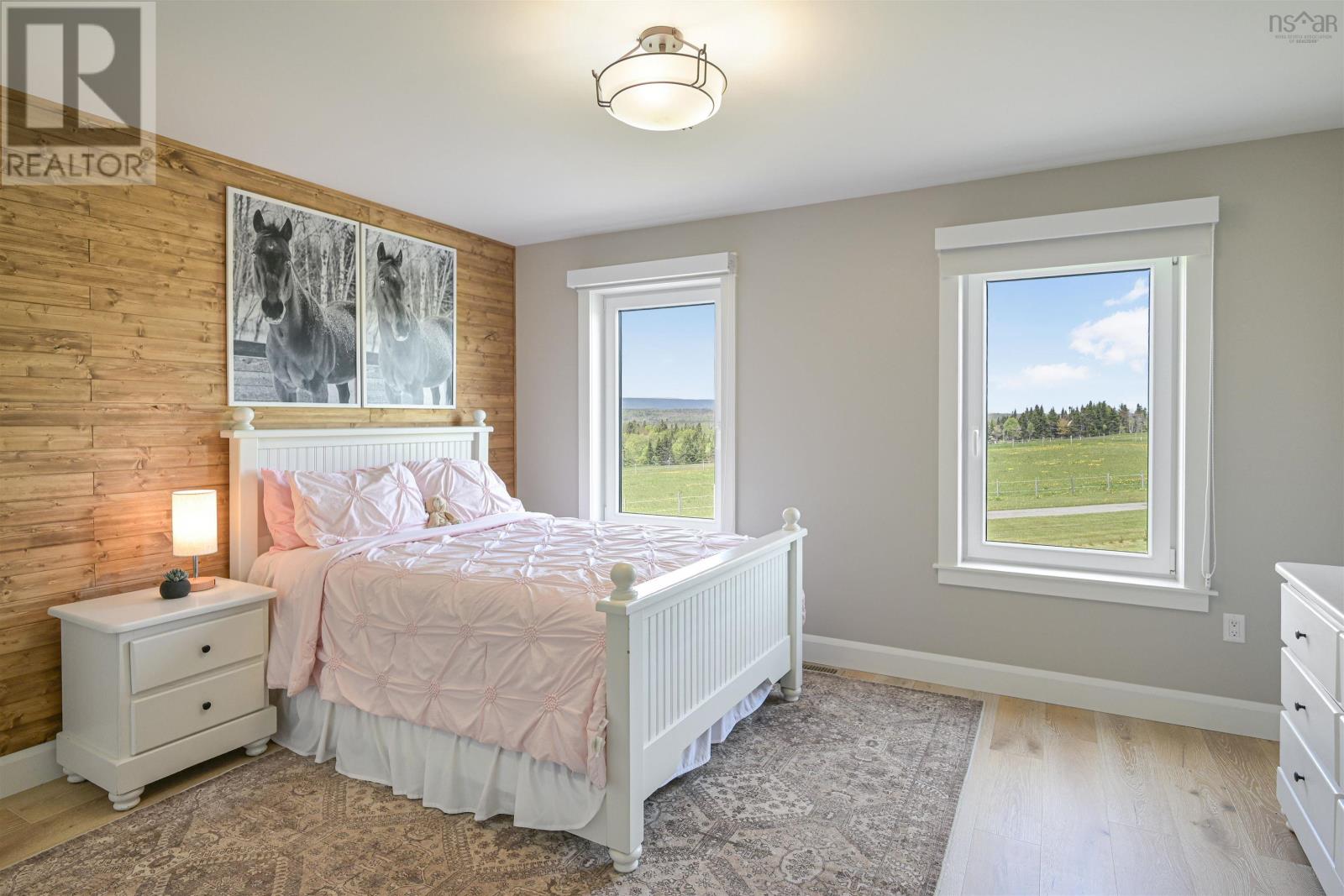 2000 Hillside Boularderie Road - 34