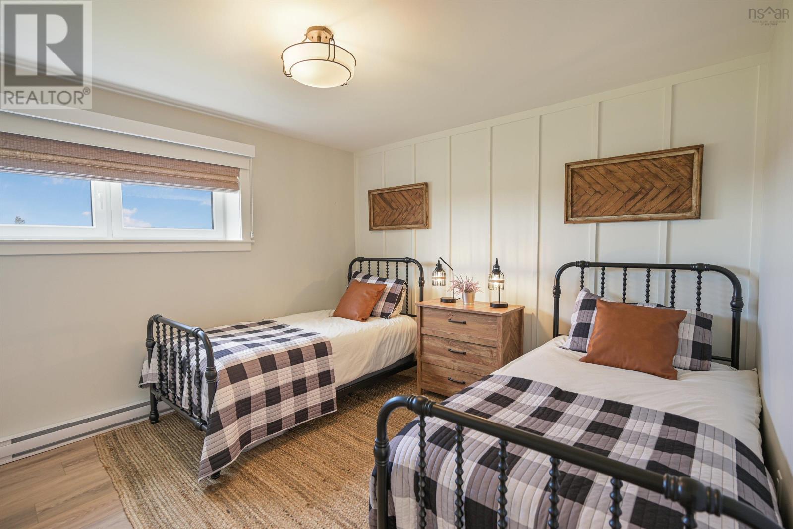2000 Hillside Boularderie Road - 44
