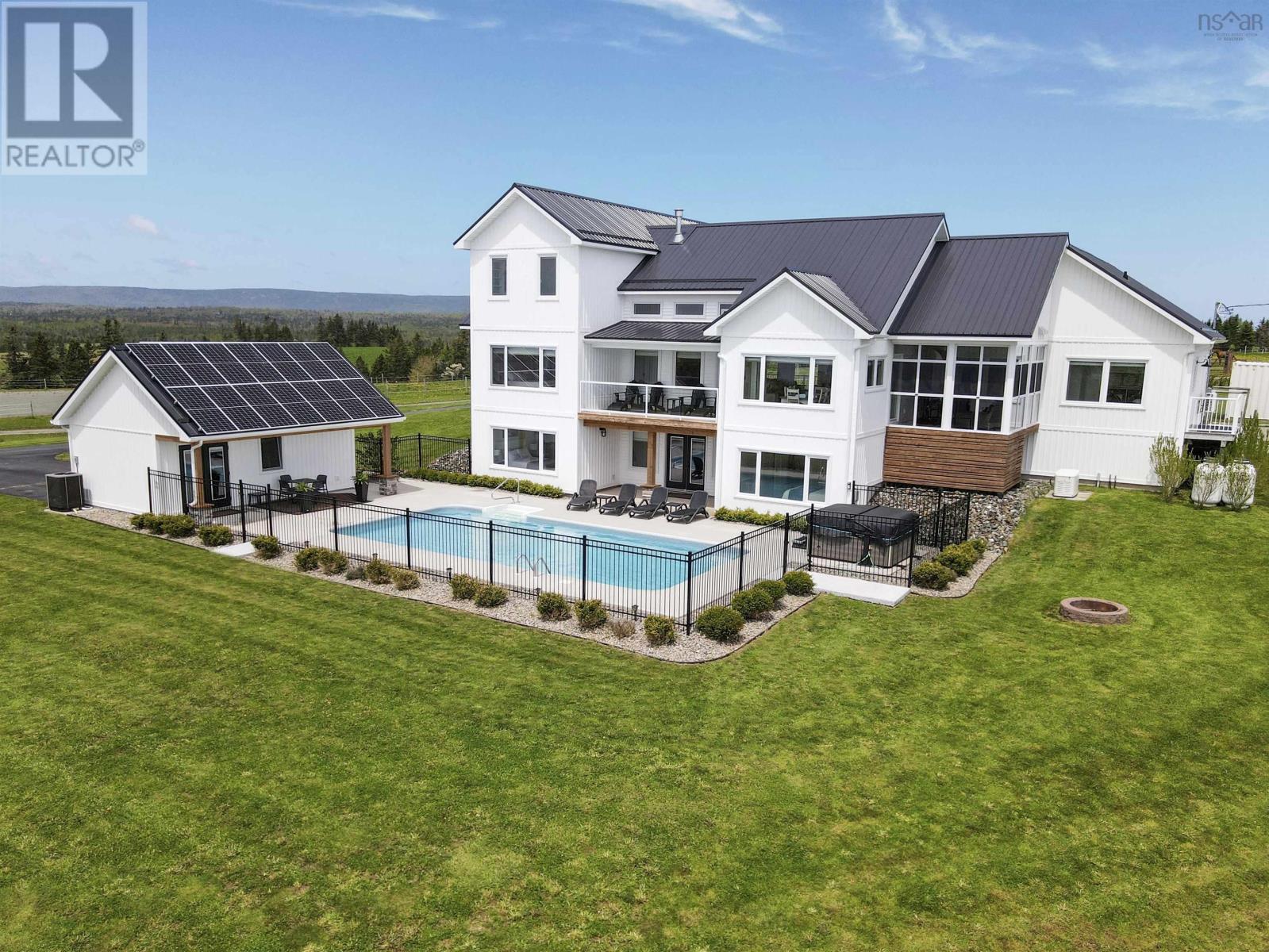 2000 Hillside Boularderie Road - 46