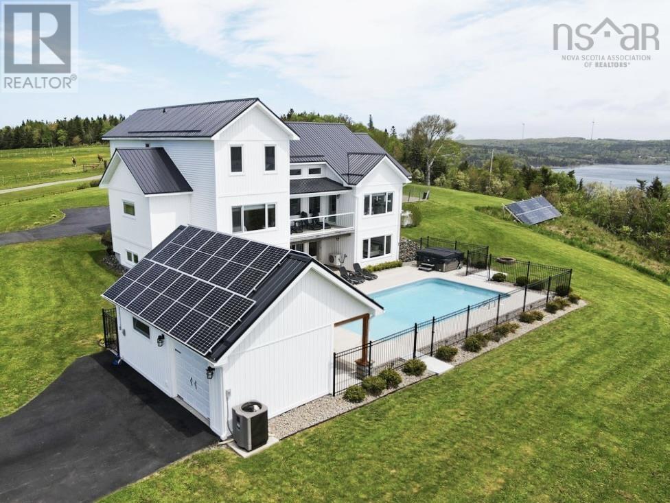 2000 Hillside Boularderie Road - 4