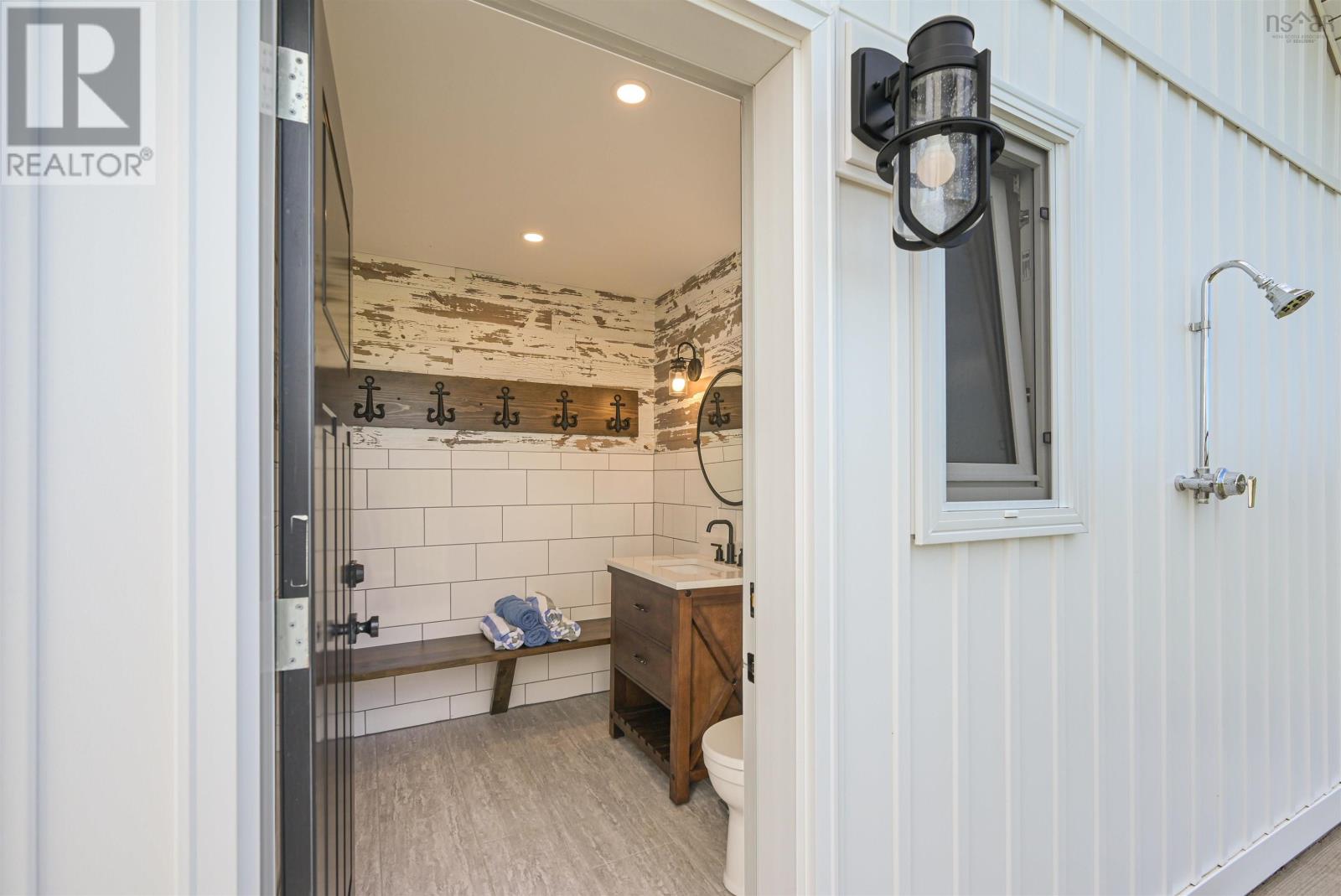 2000 Hillside Boularderie Road - 49