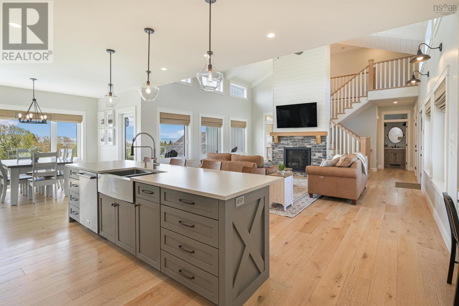 2000 Hillside Boularderie Road - 7